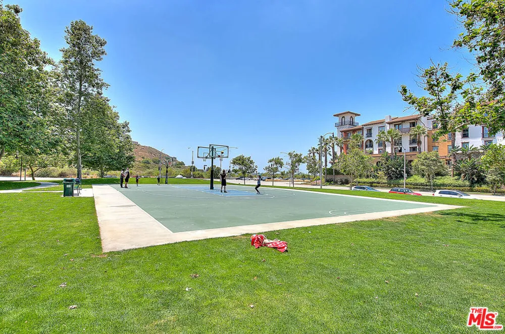 13020 Pacific Promenade #303 Playa Vista, CA 90094