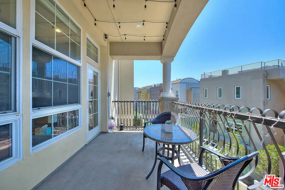 13020 Pacific Promenade #303 Playa Vista, CA 90094