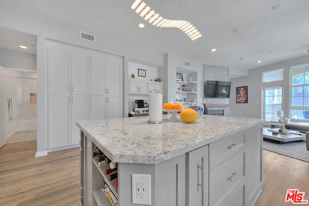 13020 Pacific Promenade #303 Playa Vista, CA 90094