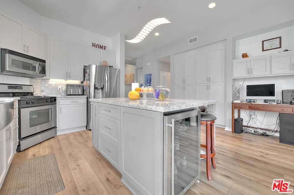 13020 Pacific Promenade #303 Playa Vista, CA 90094