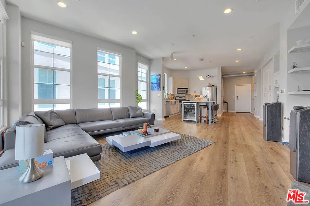 13020 Pacific Promenade #303 Playa Vista, CA 90094