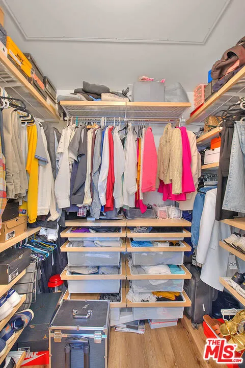 13020 Pacific Promenade #303 Playa Vista, CA 90094