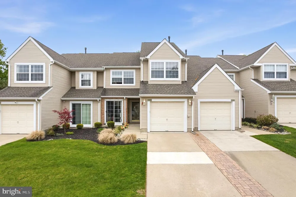 2102 DORAL DRIVE Blackwood, NJ 08012