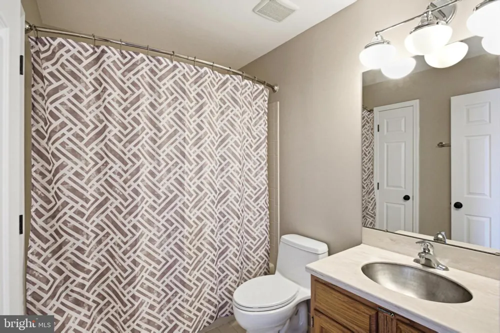 2102 DORAL DRIVE Blackwood, NJ 08012
