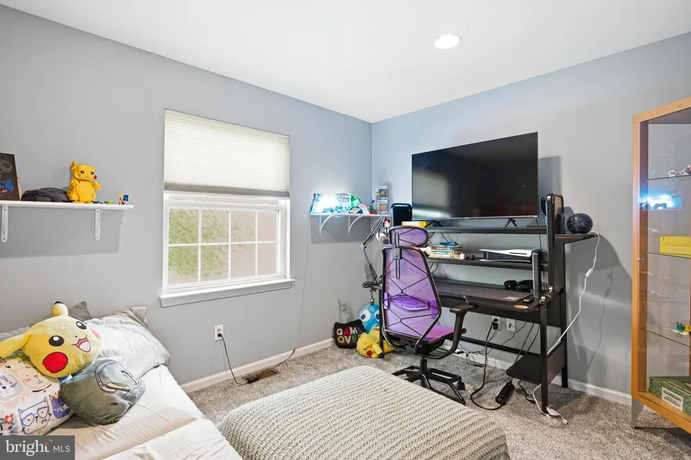 2102 DORAL DRIVE Blackwood, NJ 08012