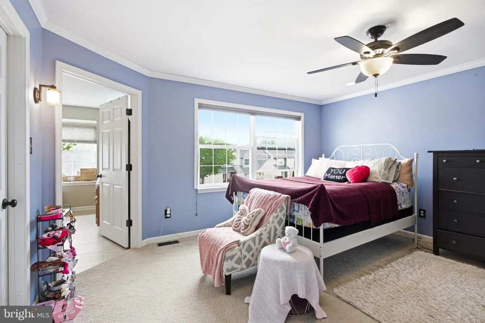 2102 DORAL DRIVE Blackwood, NJ 08012