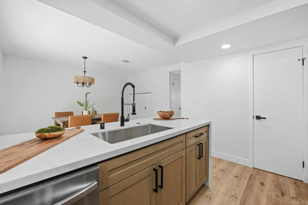 821 Del Mar Downs Road #D Solana Beach, CA 92075