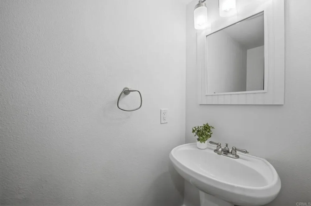 821 Del Mar Downs Road #D Solana Beach, CA 92075