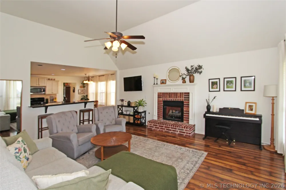 3009 Lincoln Road Bartlesville, OK 74006