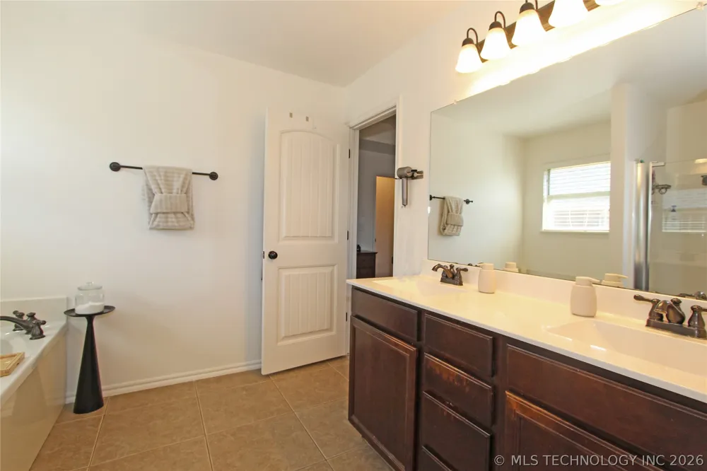 3009 Lincoln Road Bartlesville, OK 74006