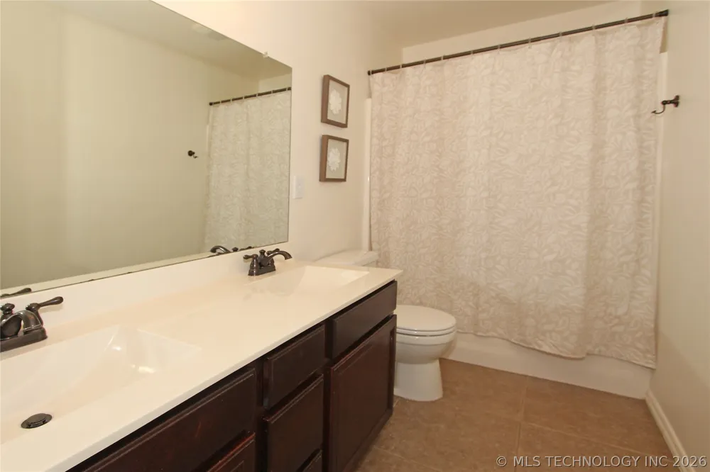 3009 Lincoln Road Bartlesville, OK 74006