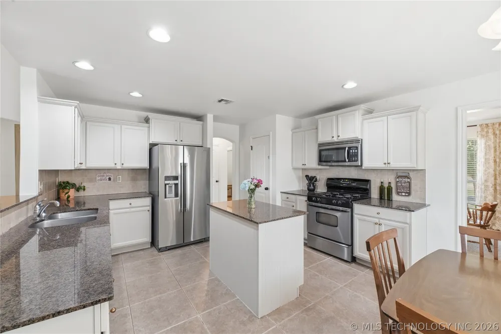 3009 Lincoln Road Bartlesville, OK 74006