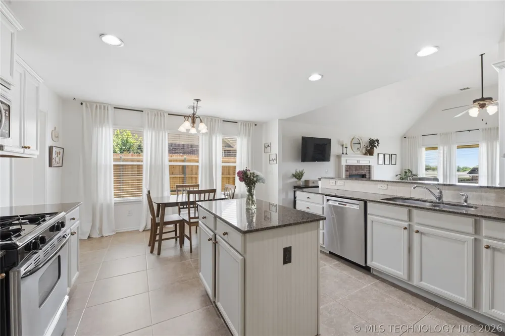 3009 Lincoln Road Bartlesville, OK 74006