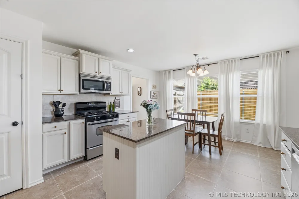 3009 Lincoln Road Bartlesville, OK 74006