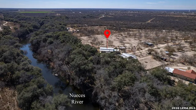 1140 E Curtis Bourn Crystal City, TX 78839