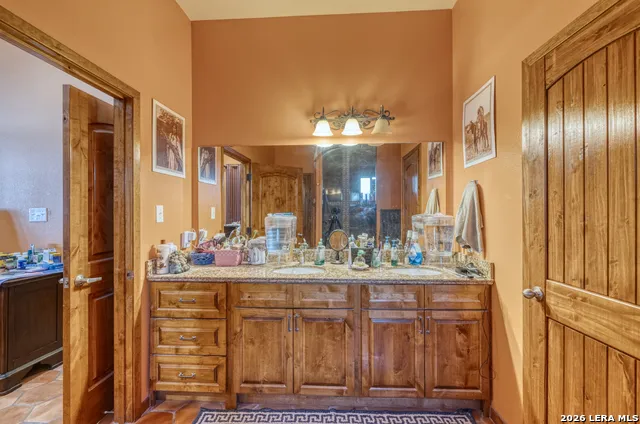 1140 E Curtis Bourn Crystal City, TX 78839