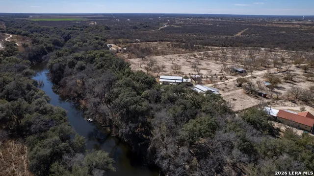 1140 E Curtis Bourn Crystal City, TX 78839