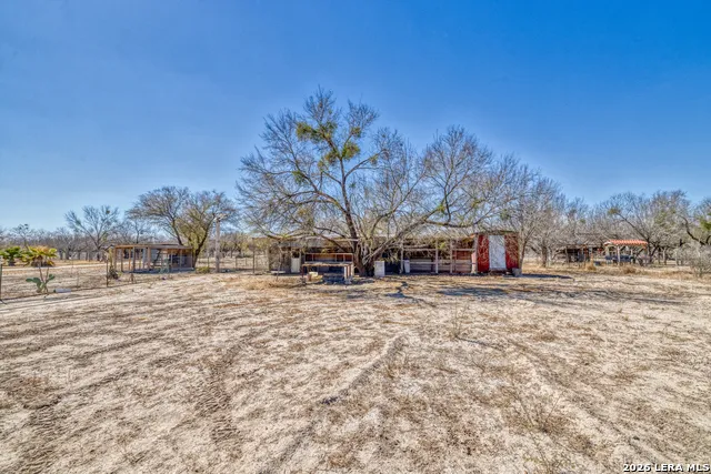 1140 E Curtis Bourn Crystal City, TX 78839