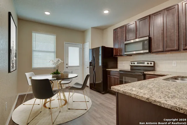3931 Somers Crest San Antonio, TX 78211