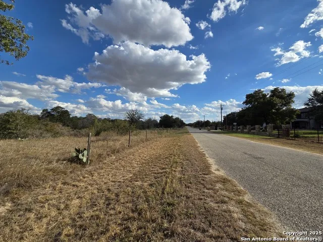 1830 Clear Lake Poteet, TX 78065