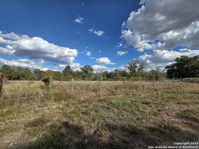 1830 Clear Lake Poteet, TX 78065