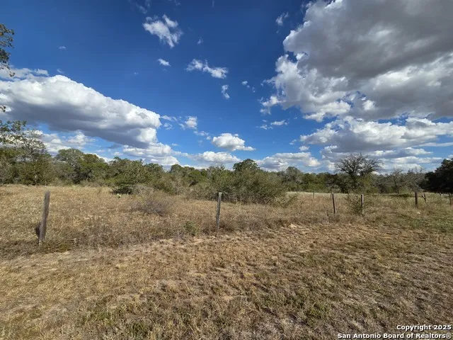 1830 Clear Lake Poteet, TX 78065
