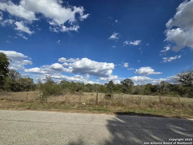 1830 Clear Lake Poteet, TX 78065