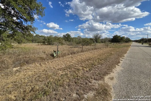 1830 Clear Lake Poteet, TX 78065