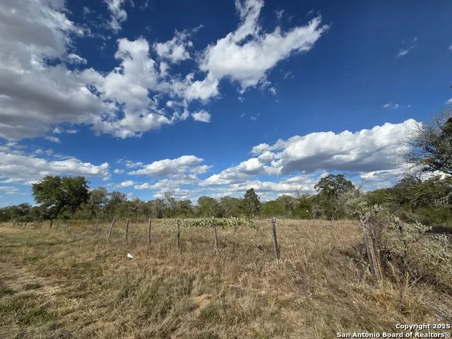 1830 Clear Lake Poteet, TX 78065
