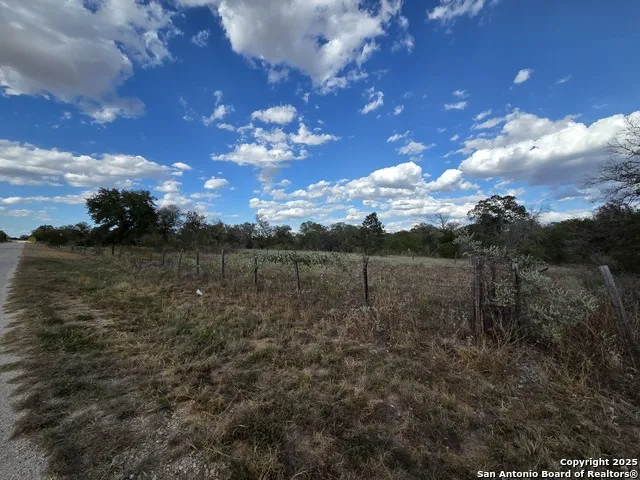 1830 Clear Lake Poteet, TX 78065