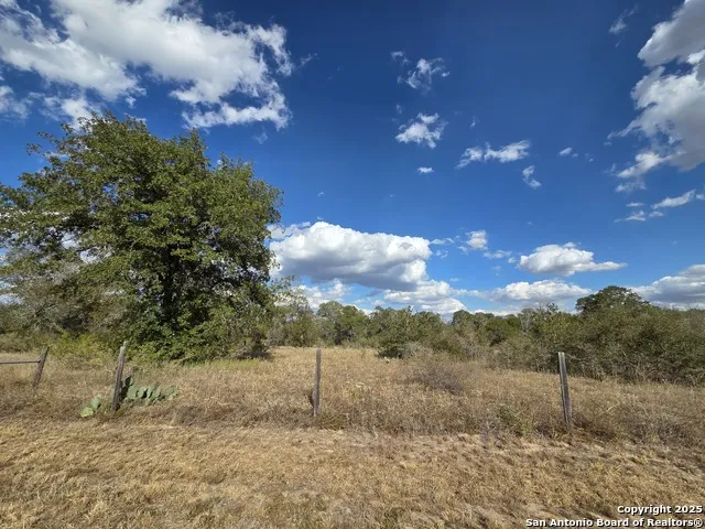 1830 Clear Lake Poteet, TX 78065