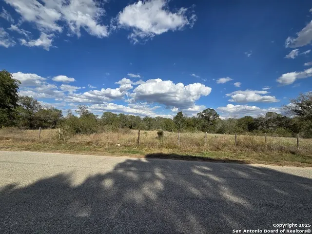 1830 Clear Lake Poteet, TX 78065
