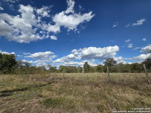 1830 Clear Lake Poteet, TX 78065
