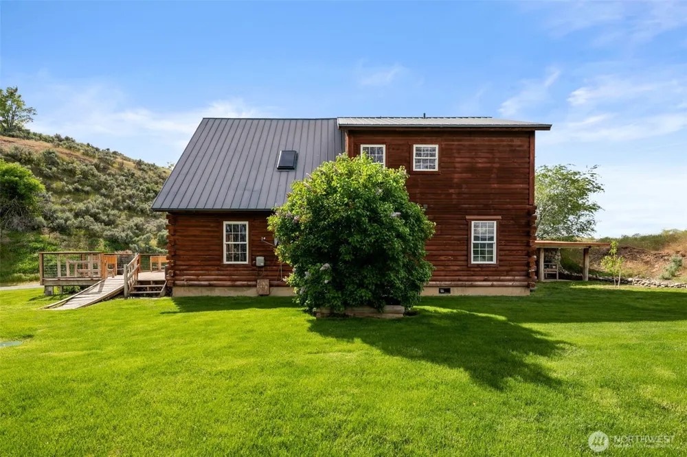 134 Thorburn Lane Malaga, WA 98828
