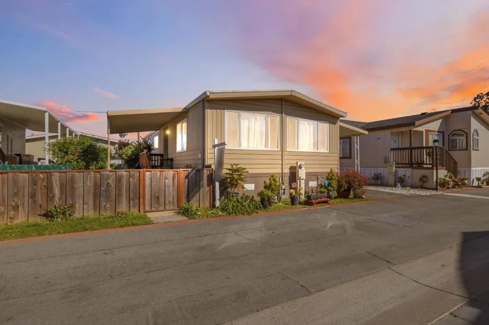20 Russell Road #59 Salinas, CA 93906