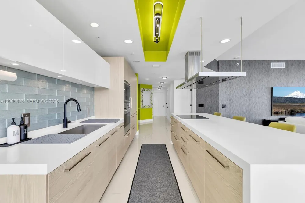 17111 Biscayne Blvd #909 North Miami Beach, FL 33160