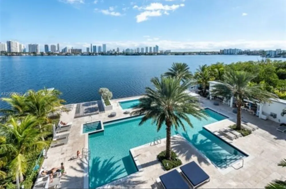 17111 Biscayne Blvd #909 North Miami Beach, FL 33160
