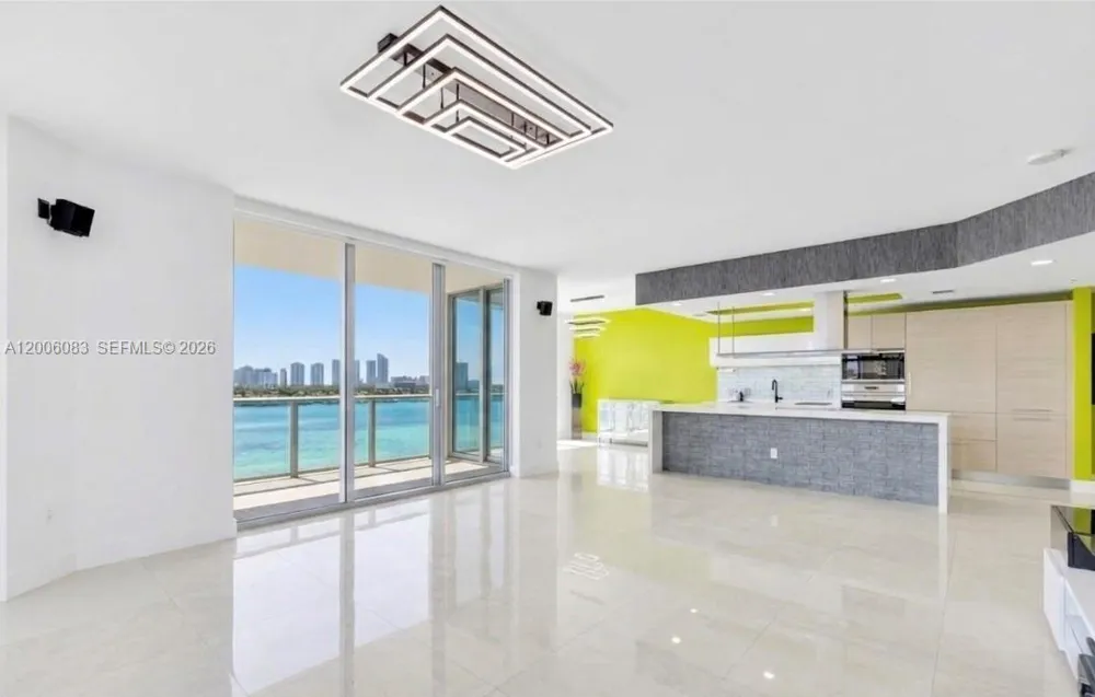 17111 Biscayne Blvd #909 North Miami Beach, FL 33160