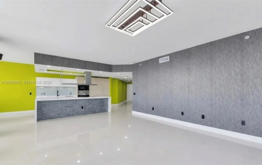 17111 Biscayne Blvd #909 North Miami Beach, FL 33160