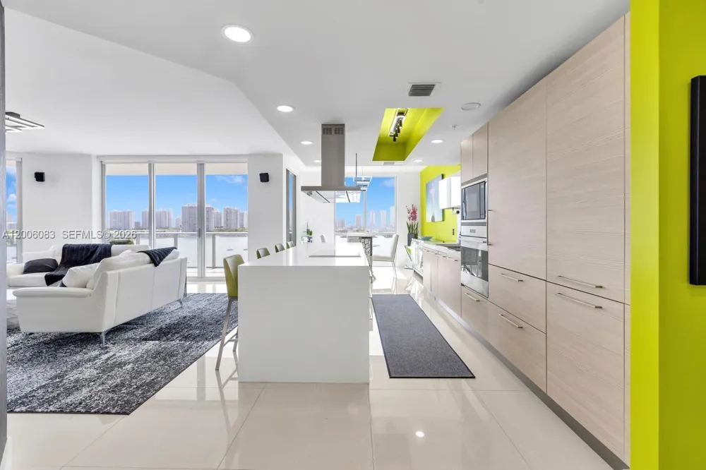 17111 Biscayne Blvd #909 North Miami Beach, FL 33160