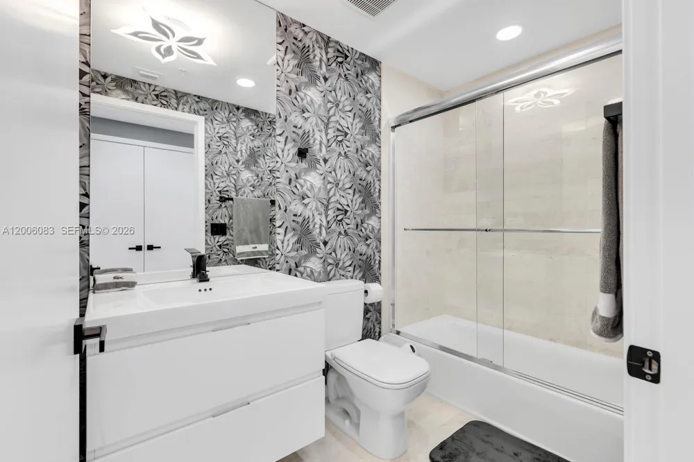 17111 Biscayne Blvd #909 North Miami Beach, FL 33160