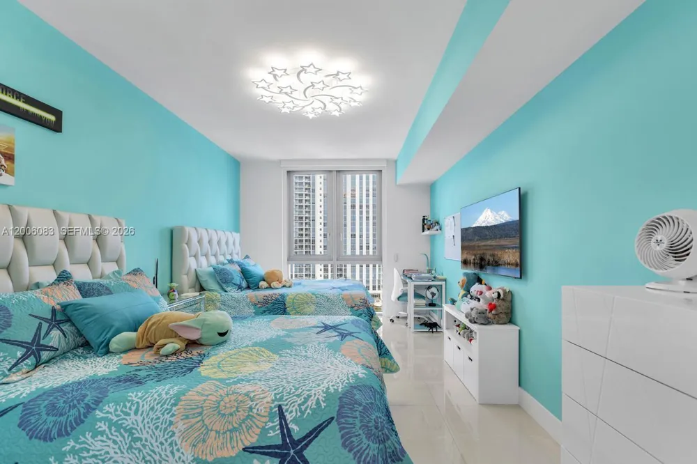 17111 Biscayne Blvd #909 North Miami Beach, FL 33160