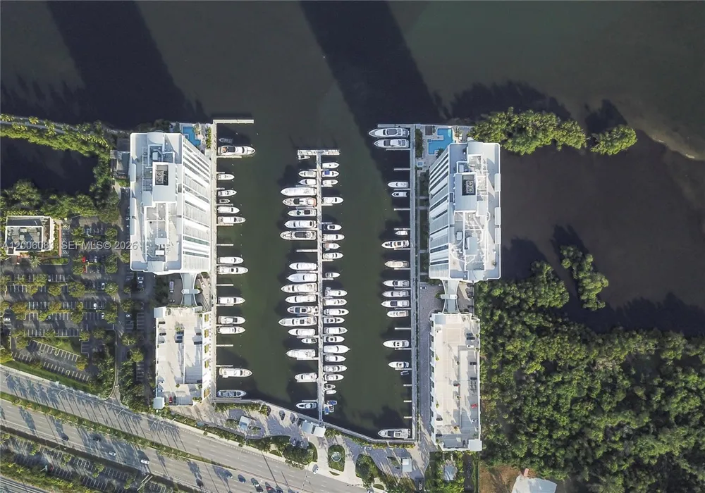17111 Biscayne Blvd #909 North Miami Beach, FL 33160