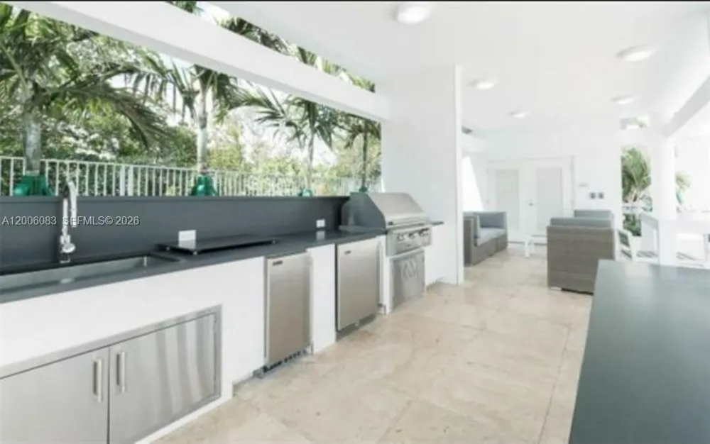 17111 Biscayne Blvd #909 North Miami Beach, FL 33160