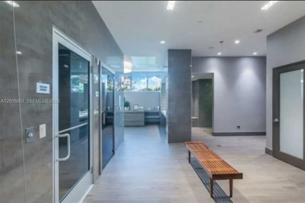 17111 Biscayne Blvd #909 North Miami Beach, FL 33160