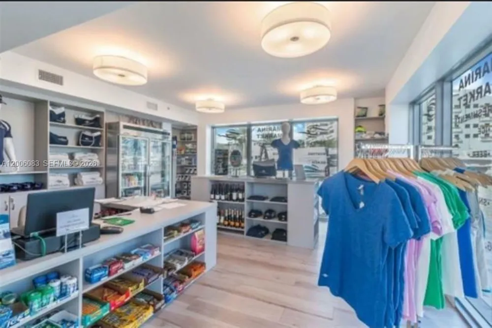 17111 Biscayne Blvd #909 North Miami Beach, FL 33160