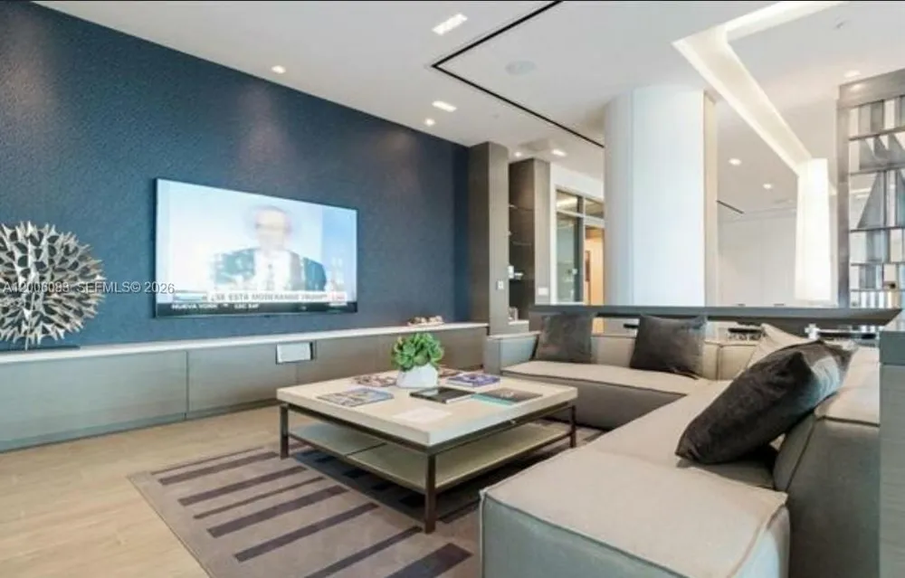 17111 Biscayne Blvd #909 North Miami Beach, FL 33160