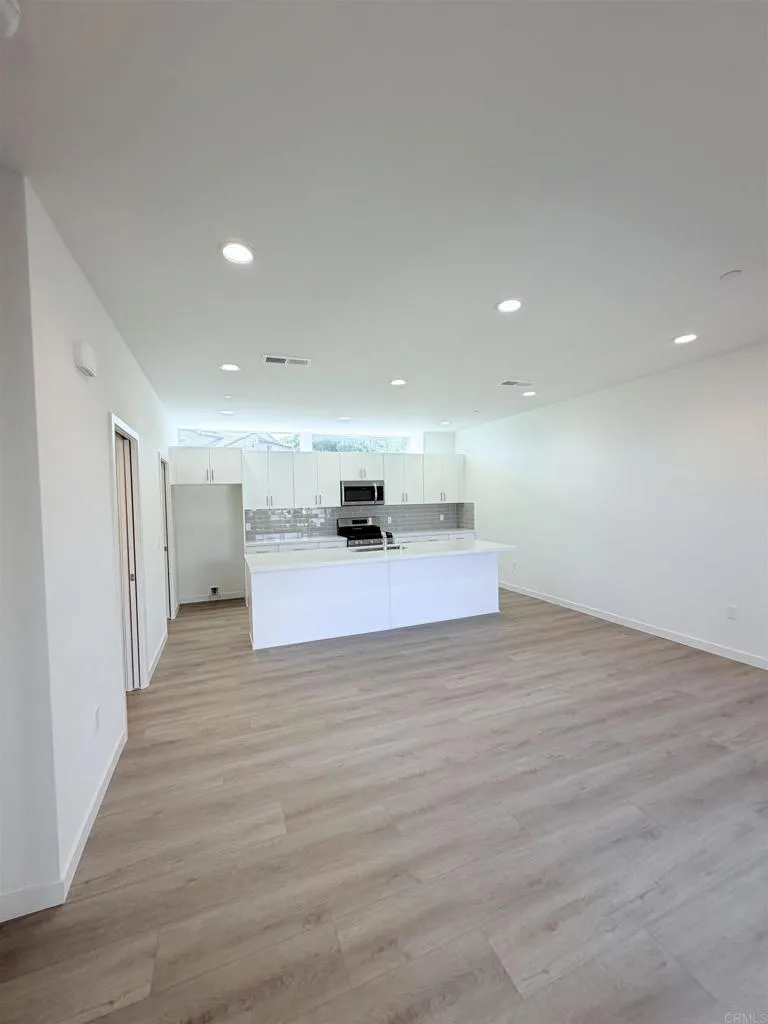 2244 Calle Chanate Paradise Hills, CA 92139