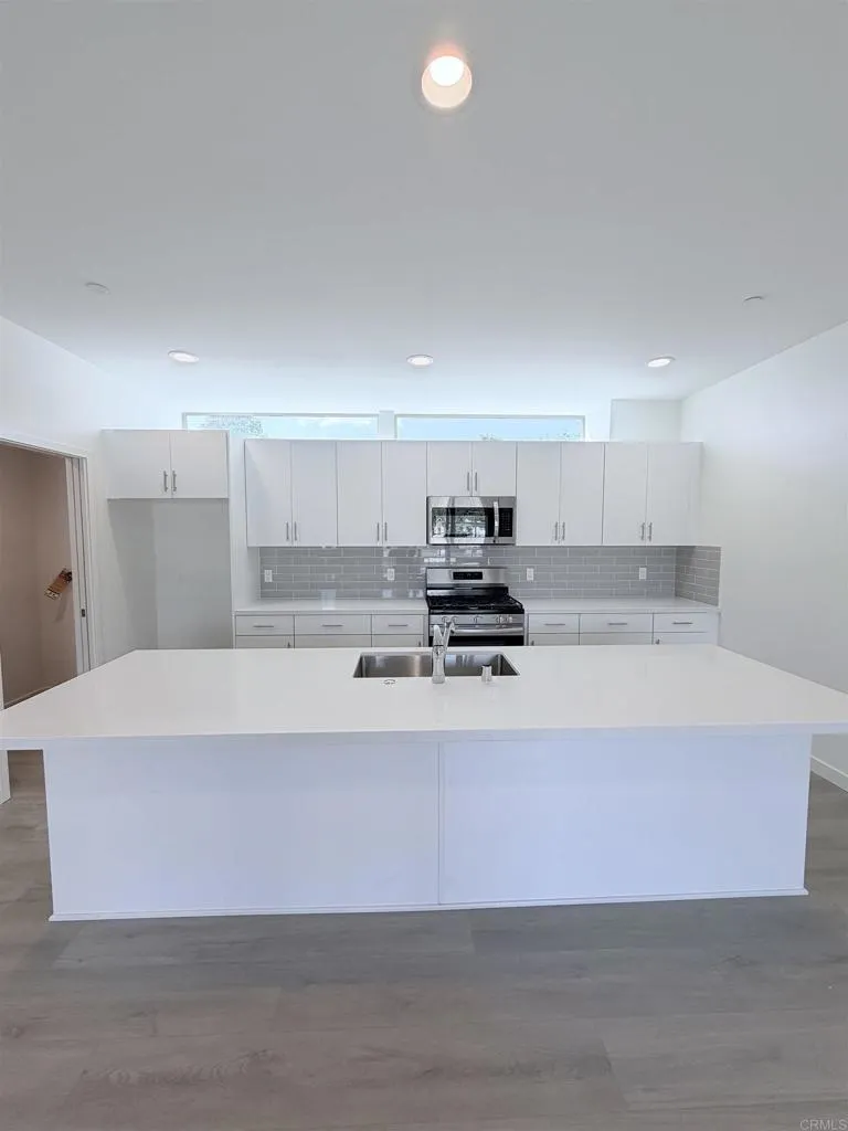 2244 Calle Chanate Paradise Hills, CA 92139
