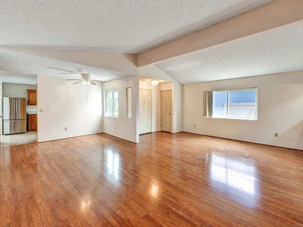 1164 Via Santa Paulo Vista, CA 92081